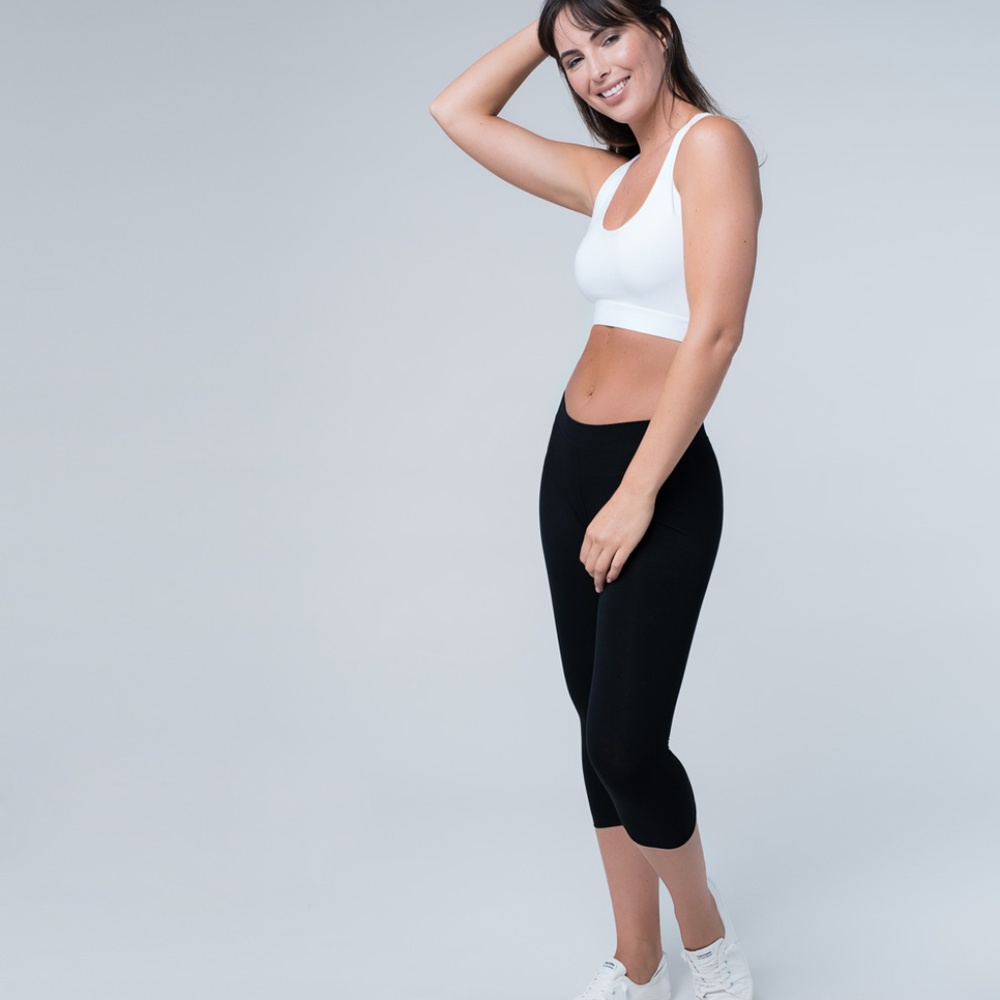 Pact Organic black cotton cropped leggings size M